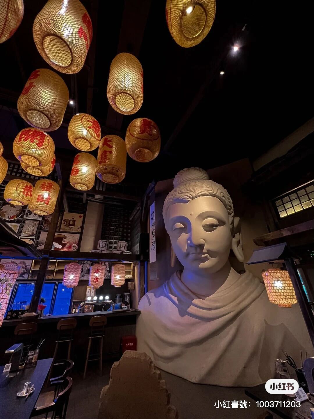 在大佛前吃肉！日式古廟風「佛像燒肉店」人氣爆紅　最酷盛裝「椰子鮮嫩牛肋條」室外露營座享用更讚