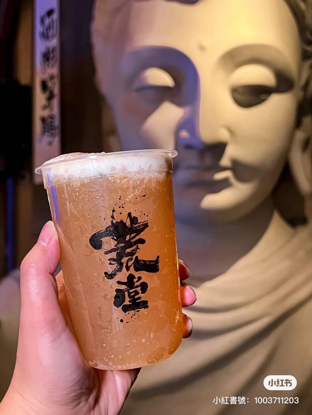 在大佛前吃肉！日式古廟風「佛像燒肉店」人氣爆紅　最酷盛裝「椰子鮮嫩牛肋條」室外露營座享用更讚