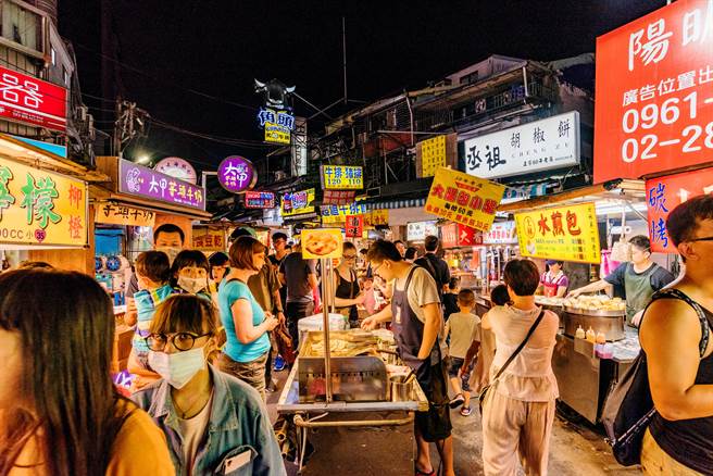滿滿台灣味？他見超級夜市「翻譯成Super Yes」傻眼喊不行　萬名網友「反讚沒毛病」真正用途曝