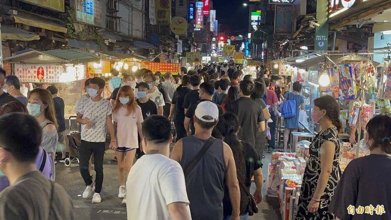 滿滿台灣味？他見超級夜市「翻譯成Super Yes」傻眼喊不行　萬名網友「反讚沒毛病」真正用途曝