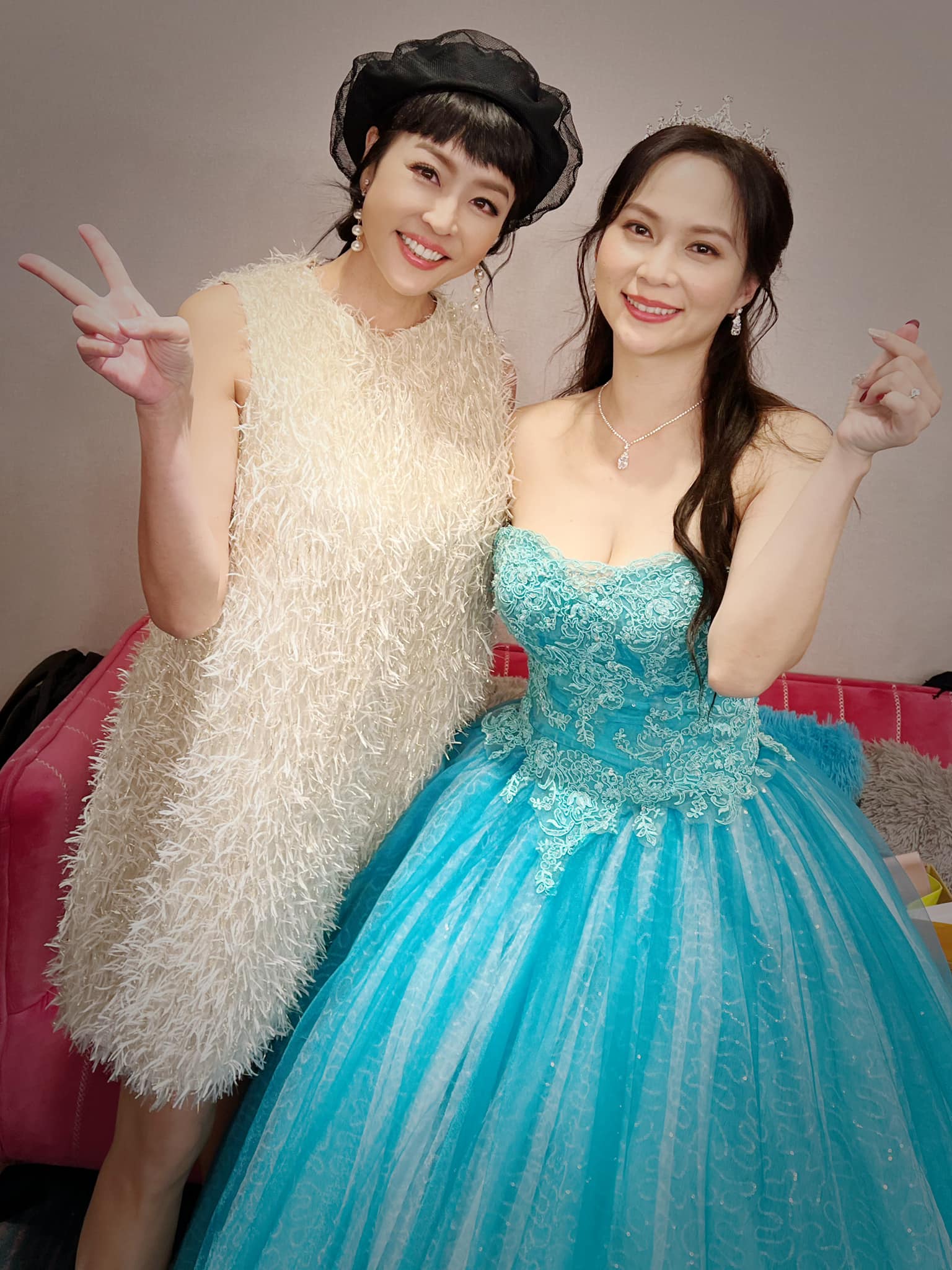 挺過8次治療！47歲女星見好友結婚「哽咽一生夢想再難實現」　無奈嘆「不知明天是否活著」決定放棄念頭