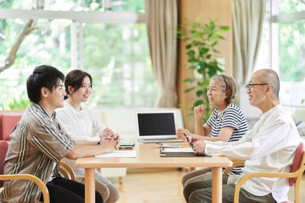 丈夫早早離開！59歲老母嘆「獨子婚後搬出去」難過到想哭　媳婦好心邀同住「她卻陷入兩難抉擇」