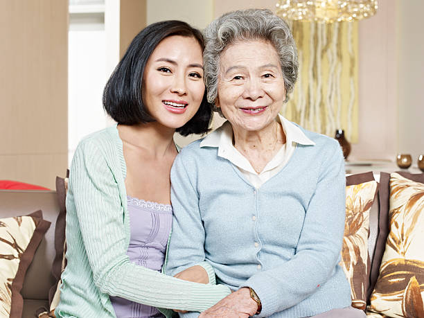 丈夫早早離開！59歲老母嘆「獨子婚後搬出去」難過到想哭　媳婦好心邀同住「她卻陷入兩難抉擇」