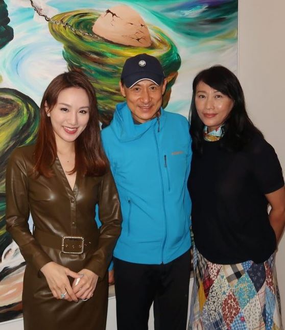 保護妻女26年！張學友「17歲么女罕曝光」自豪是才女辦畫展　迷人電眼「神似羅美薇」網讚美人胚子