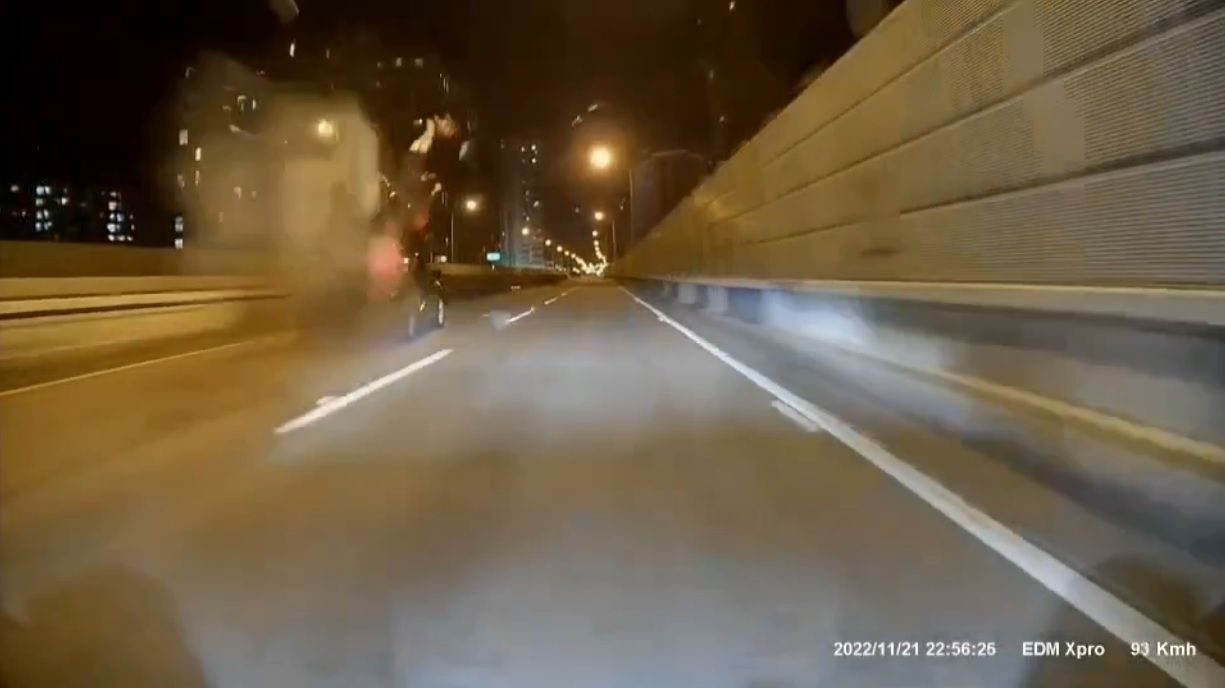 重機追撞計程車亡！家屬氣控「司機害兒子慘死」淚崩要求道歉　他聲明回擊「我是被撞的」委屈：正常速度在開