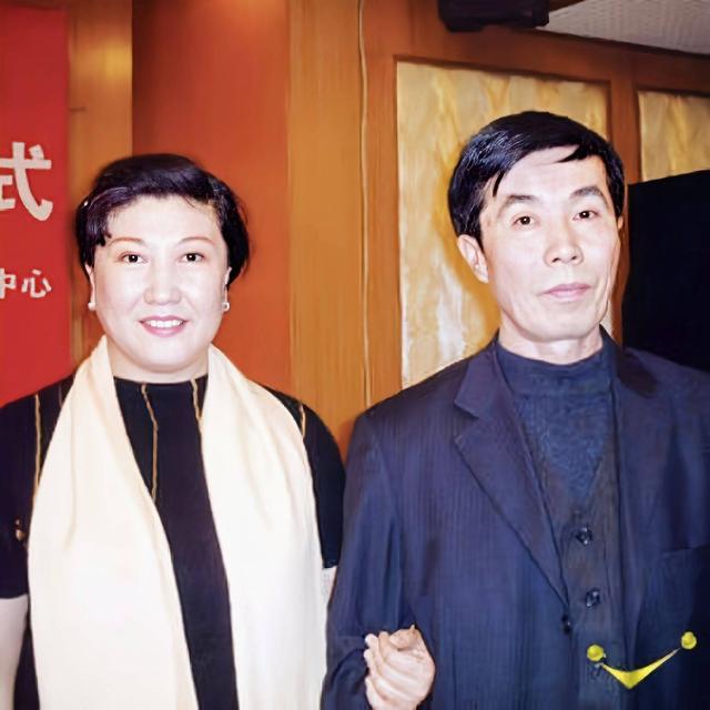 女星離世17年！女兒曬老照「悼念媽媽」一對比網全哭了　「墓園整理一塵不染」訴盡對母思念