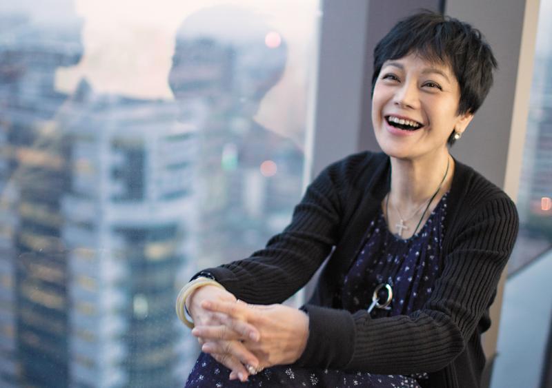 義不容辭答應！69歲金馬影后與張國榮「45年前青澀合照」流出　曝「私下暖心舉動」感動至今