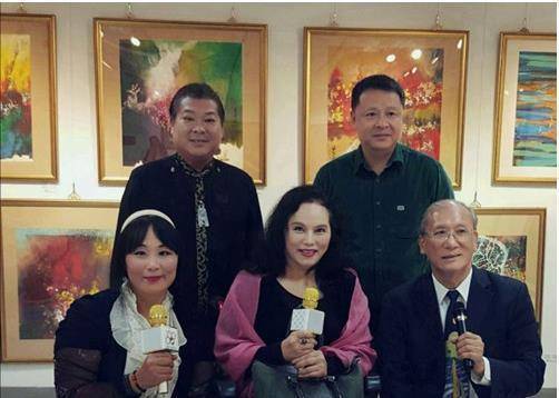 坐輪椅超過40年！資深歌后「突喊想要結束生命」　警方趕到急送醫：她的遭遇令人唏噓 