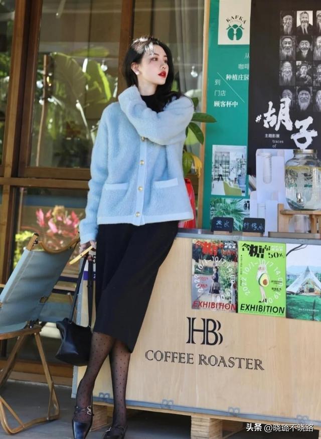 穿衣配色是關鍵！高級的中年女人，都懂得「髮不過肩、穿衣色不過三」