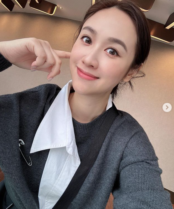 卸貨倒數3個月！吳姍儒不藏了「7個月孕肚」首現形　「肚子線條好美」四肢仍纖細驚豔4萬人