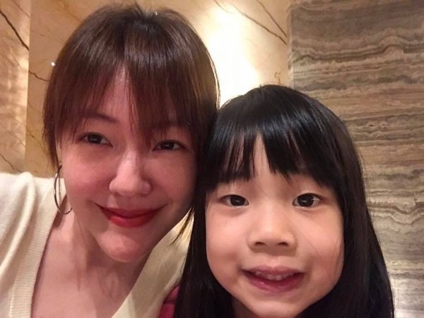 母女平時愛鬥嘴！許老三「突然反常安靜」小S疑惑不解　一靠近立刻大哭「淚求公公救人」：感覺快死了