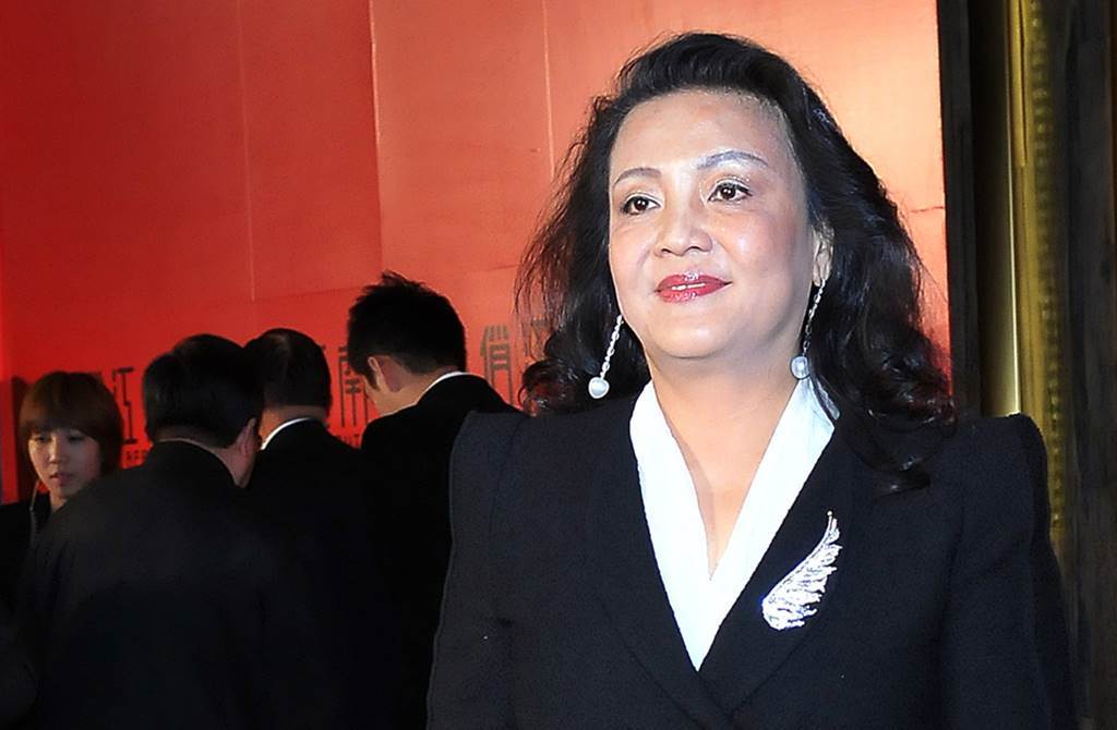 曾是洗頭小妹！張蘭黑暗過去「弟弟遭砍16刀慘死」親追查真兇　高明手腕「熬成百億大亨」連大S也佩服