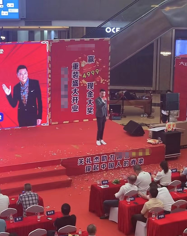 60歲關禮傑久違現身難辨認！身材暴瘦皮膚松垮，離開TVB狂接商演