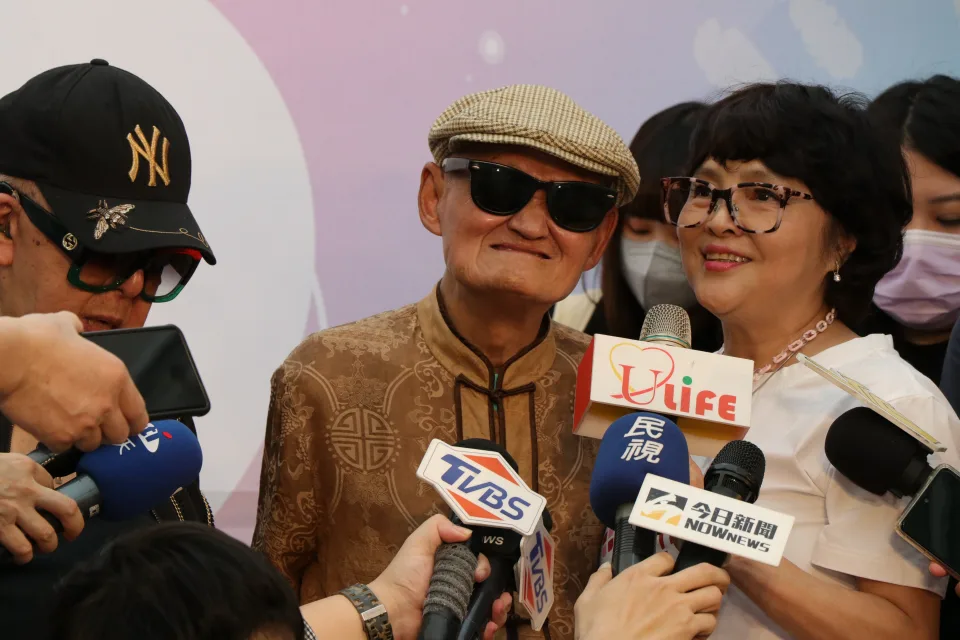 尾牙場慘掛0！73歲李炳輝笑虧「變瘦仍中風」健康狀況曝　感謝大咖主持「私下暖心舉動」已相助多年