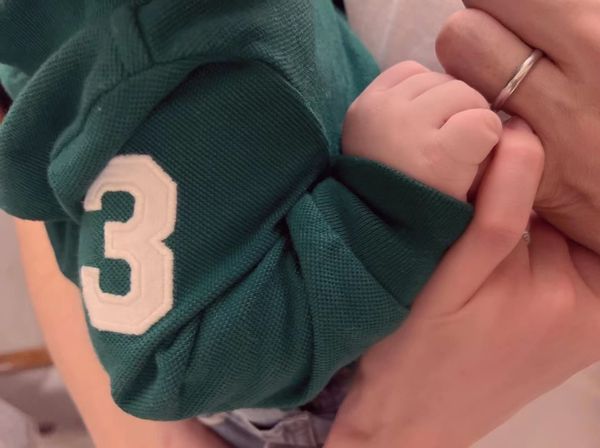 林志玲眼眶泛紅！47歲高齡產子「很感謝自己從沒放棄」誇兒髮量像爸　「慶生主角是兒子」洩婆媳私下相處