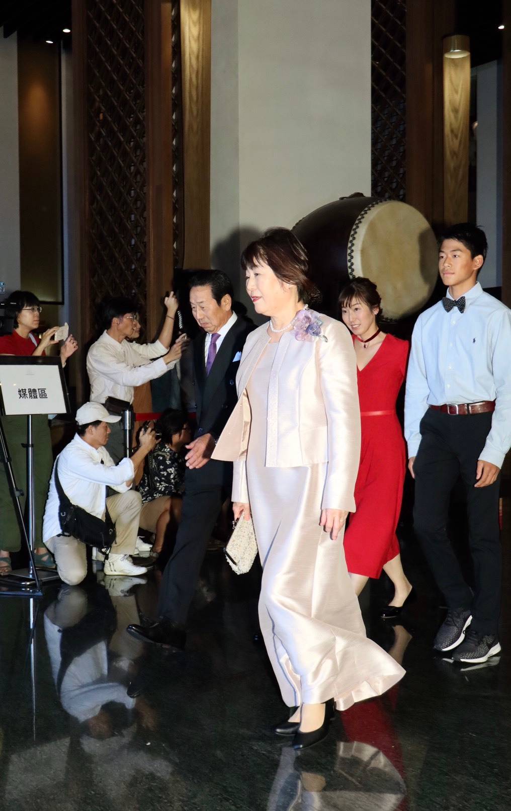 林志玲眼眶泛紅！47歲高齡產子「很感謝自己從沒放棄」誇兒髮量像爸　「慶生主角是兒子」洩婆媳私下相處