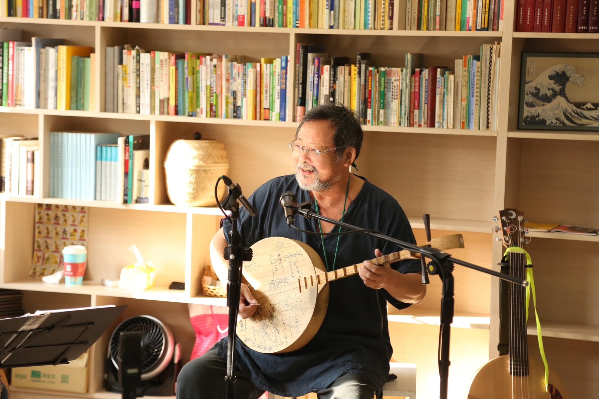 自爆吃精神科藥！67歲歌王「曾日灌一瓶高梁」喝到送急診　靠老母接濟「每月伸手拿3萬」近況曝