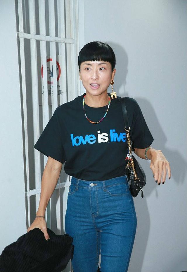 孝心爆棚！歌王砸上千萬「為救重症父親」和哥搶捐肝　「女兒2歲才結婚」親情終於圓滿了