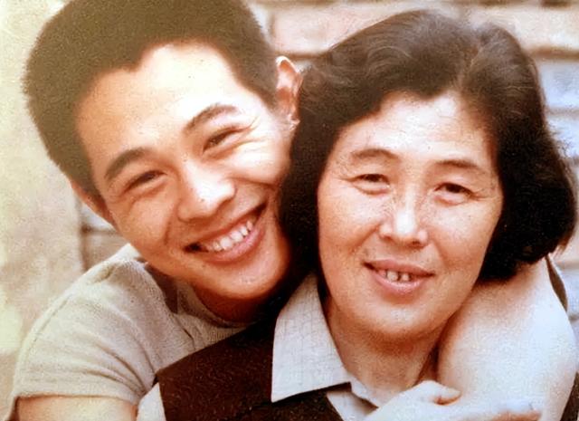 住地下室10年！李連杰前妻「咬牙撫養兩女兒長大」從不埋怨　「再婚組六口之家」終於收穫真正的幸福