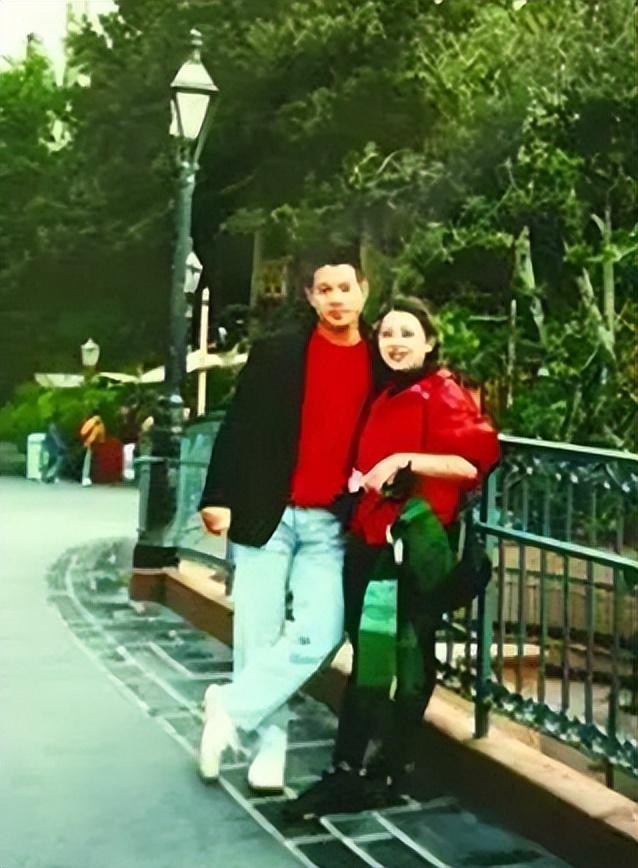 住地下室10年！李連杰前妻「咬牙撫養兩女兒長大」從不埋怨　「再婚組六口之家」終於收穫真正的幸福