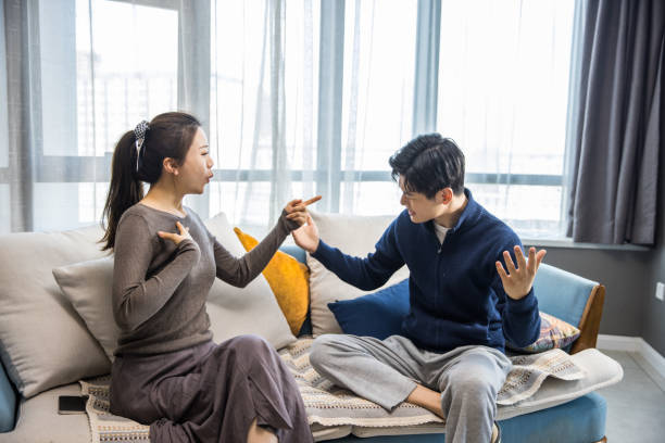 媳婦好為難！人妻被問「公婆和爸媽都生病該顧誰」當場語塞　丈夫態度理所當然「把女兒拖下水」律師也搖頭