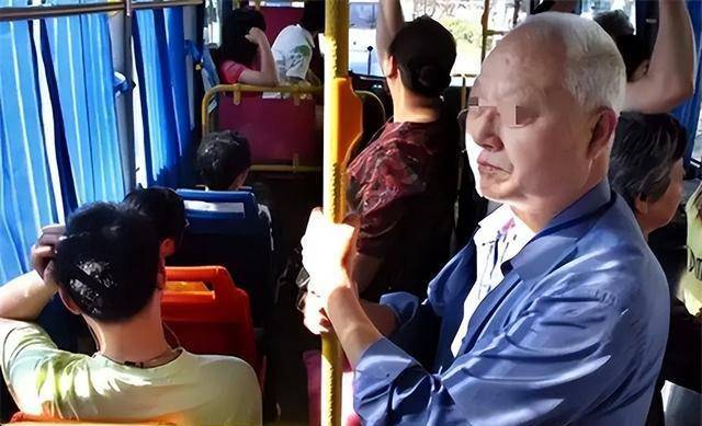 坐公車拒不讓座！老人「狂扇小夥4巴掌」後倒地猝死　家屬「索賠250萬」結果大快人心
