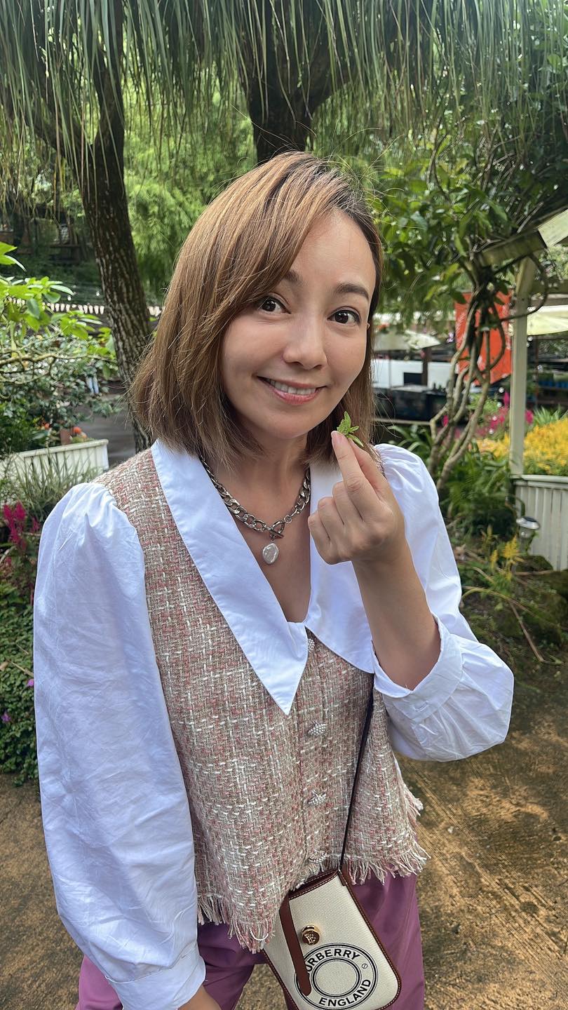 變身長腿歐巴！季芹14歲兒「帥氣西裝照曝」遺傳高顏值　媽甜喊「高到摟我肩」網讚：缺媳婦嗎