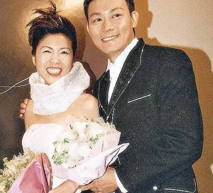 綠葉男星59歲離世！「長跑13年戀情無果」偷偷退出圈內群組　「無兒女送終」生命最後和狗相伴