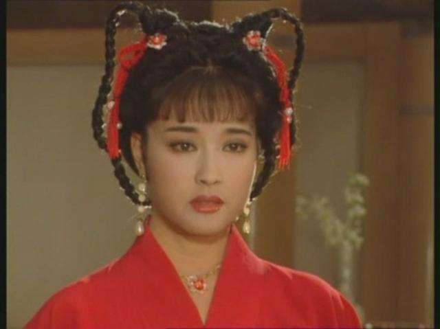 她蹲過監獄！離3次婚「被大13歲富商」追30年　61歲再嫁豪門「70歲近照」驚艷眾人