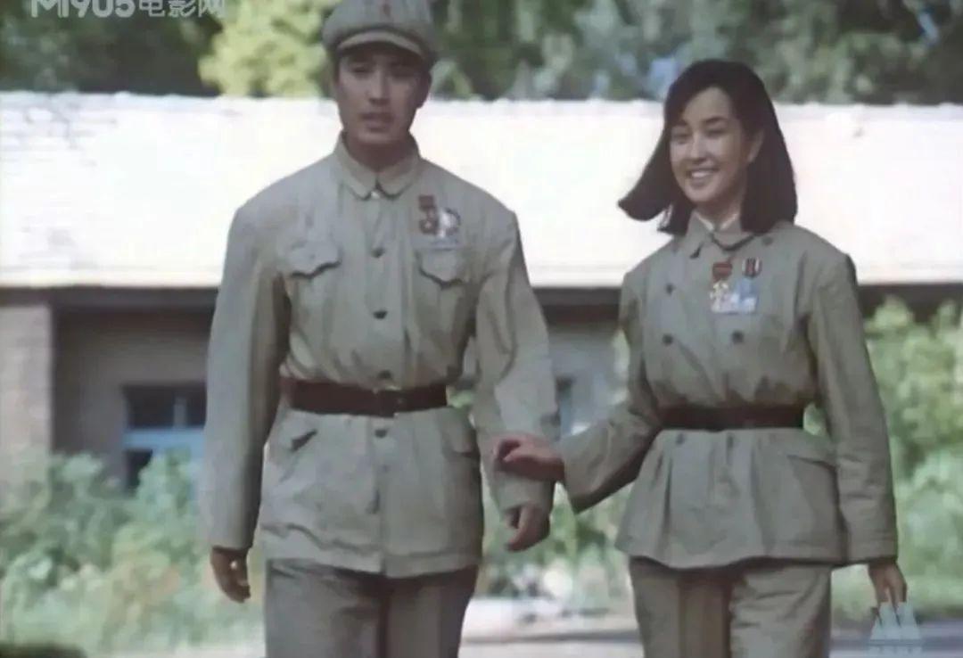她蹲過監獄！離3次婚「被大13歲富商」追30年　61歲再嫁豪門「70歲近照」驚艷眾人