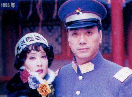 她蹲過監獄！離3次婚「被大13歲富商」追30年　61歲再嫁豪門「70歲近照」驚艷眾人