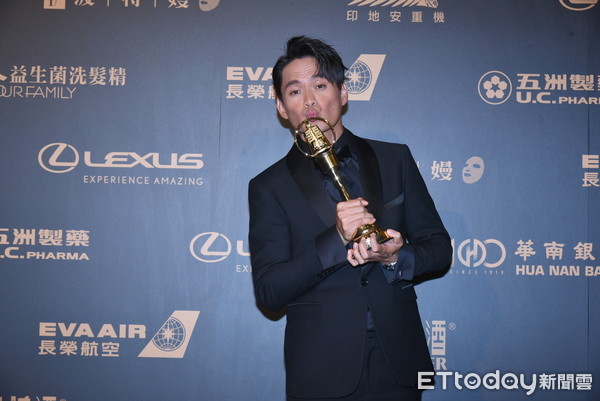 差點就沒命！黃鐙輝驚爆「腳底板爆開」重傷急救　醫一看搖頭嘆：「這可能要截肢了」