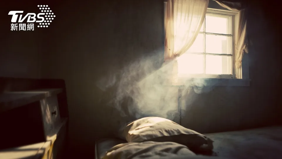 失蹤數日!新北民房開門「驚見女屍躺百日」 女兒抬頭:「我在等她復活」