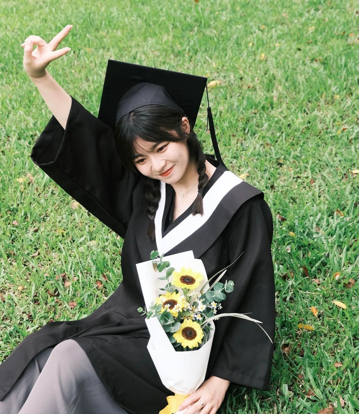 慶24年結婚紀念！陳隨意「突摟21歲嫩妹」老婆不吃醋　張秀卿喊「阿娘喂」他幽默回小三