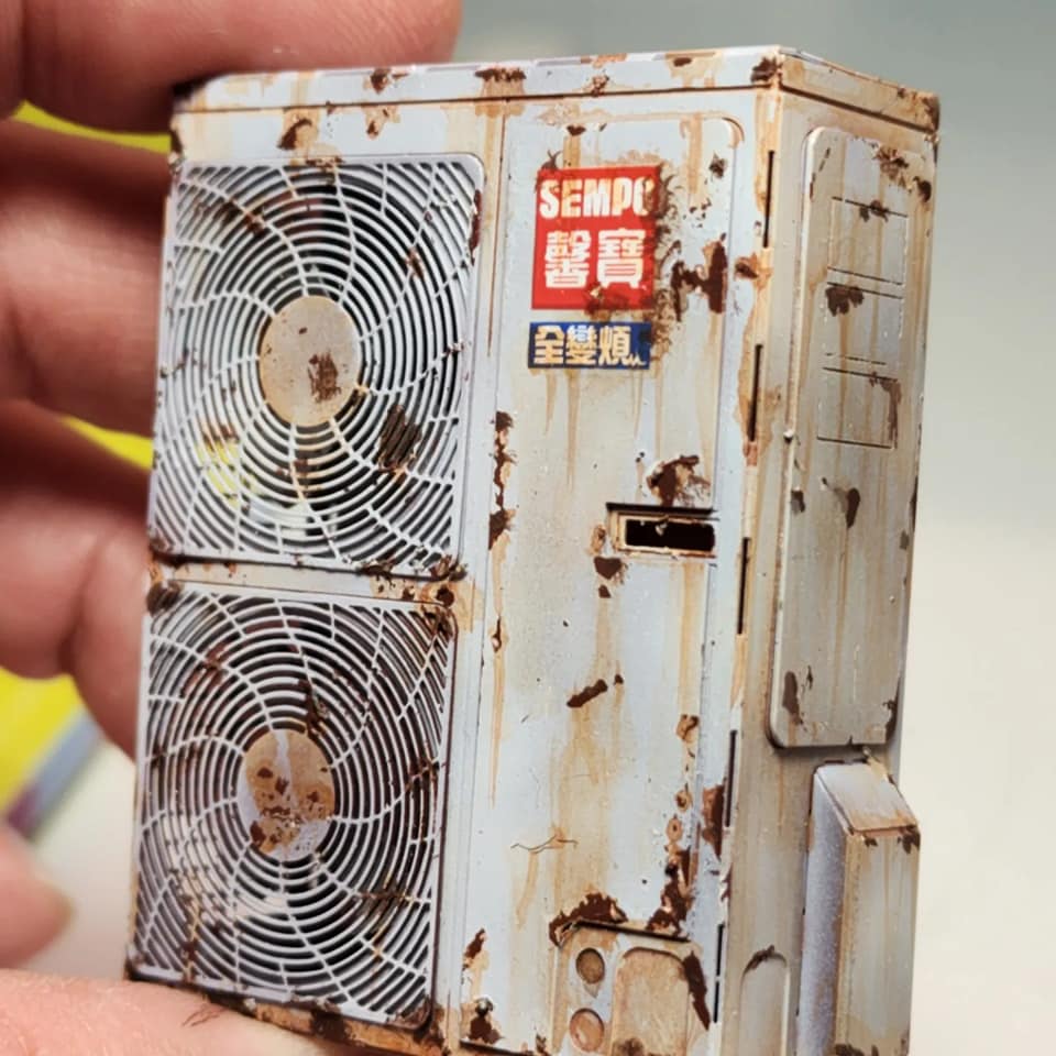 孩子的玩具超人!台灣爸打造「舊冷氣室外機模型」超擬真 再創作「《頭文字D》主角座車」網全看傻