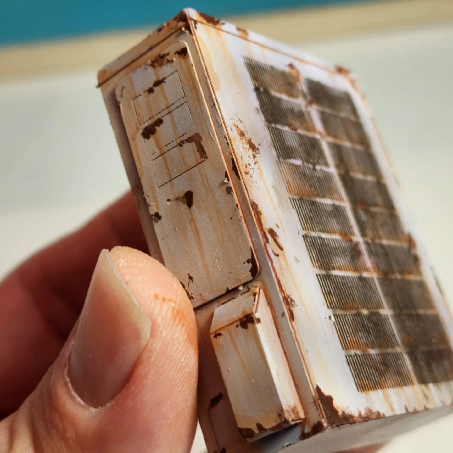 孩子的玩具超人!台灣爸打造「舊冷氣室外機模型」超擬真 再創作「《頭文字D》主角座車」網全看傻