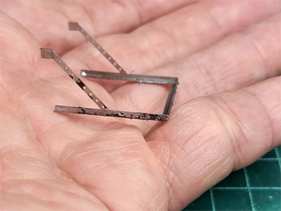 孩子的玩具超人!台灣爸打造「舊冷氣室外機模型」超擬真 再創作「《頭文字D》主角座車」網全看傻