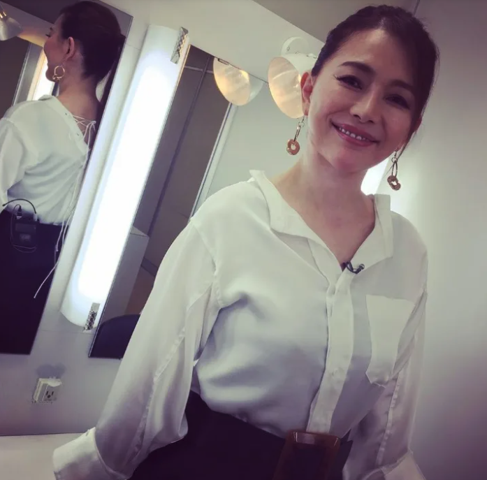 結了4次婚！64歲大咖男星「剃光辣妻體毛」逼守貞　她更扯「要求簽愛愛合約」網全傻眼