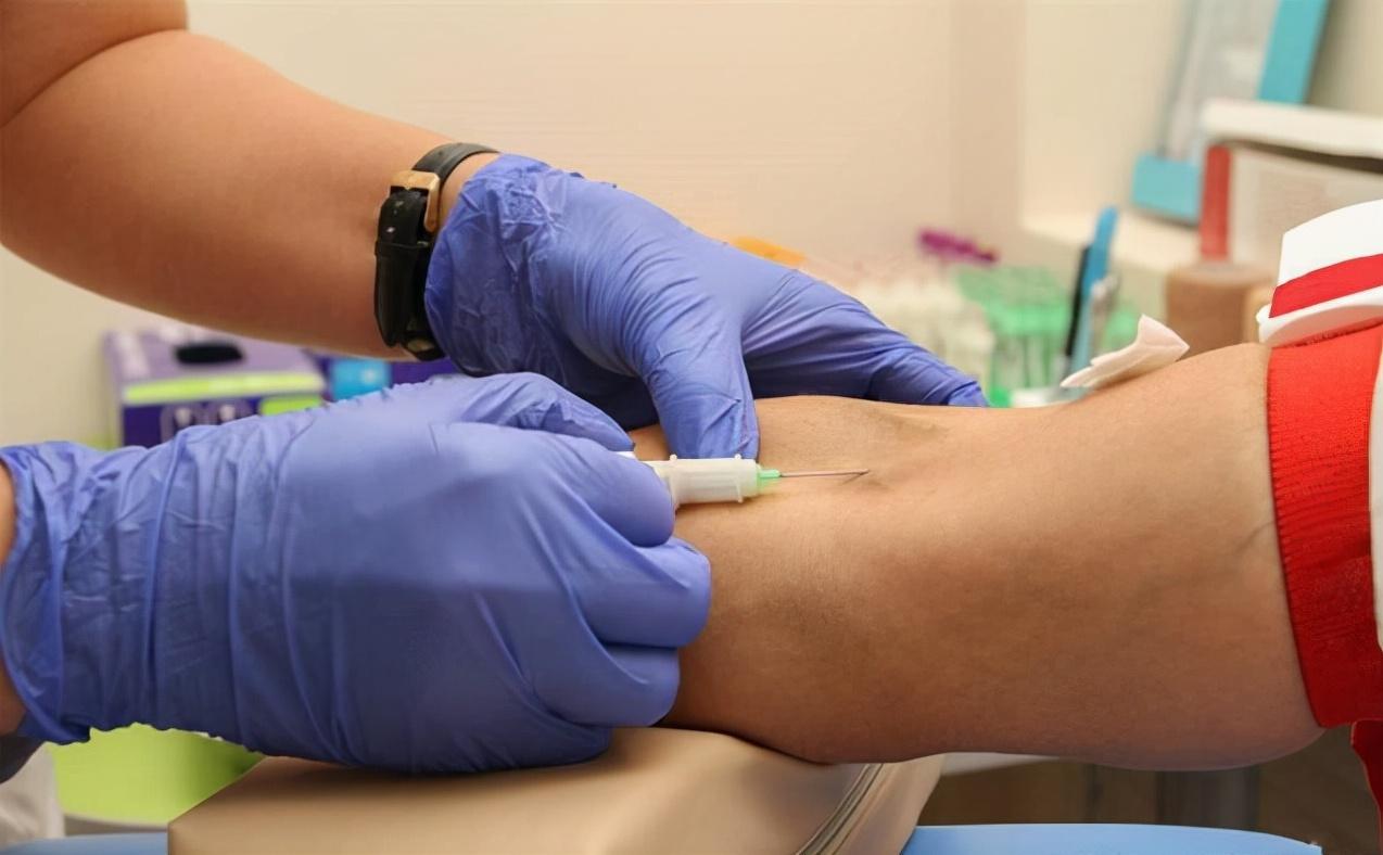要重視！45歲男子沒水腫卻「嚴重腎衰竭」　醫生提醒：3種食物是「幫凶」千萬要少碰