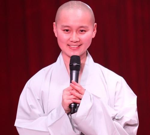 因佛祖託夢！名校女大生「執意退學出家」　 一年為寺廟「增收9千萬」36歲現況曝光