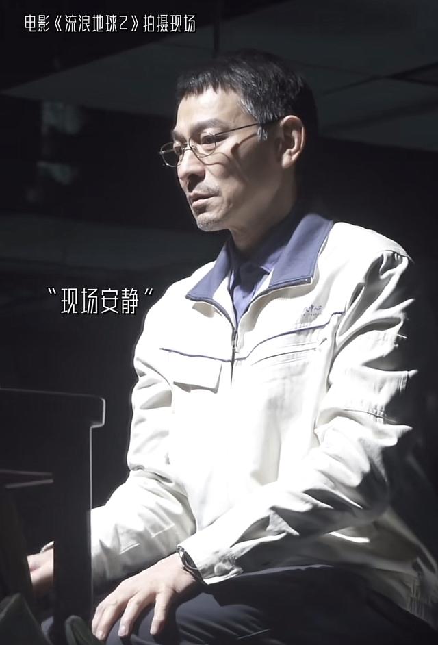 劉德華罕素顏！鬢角斑白「一秒馬上入戲」哭到全身顫抖　「7情緒完美轉換」往前一看全網甘拜下風