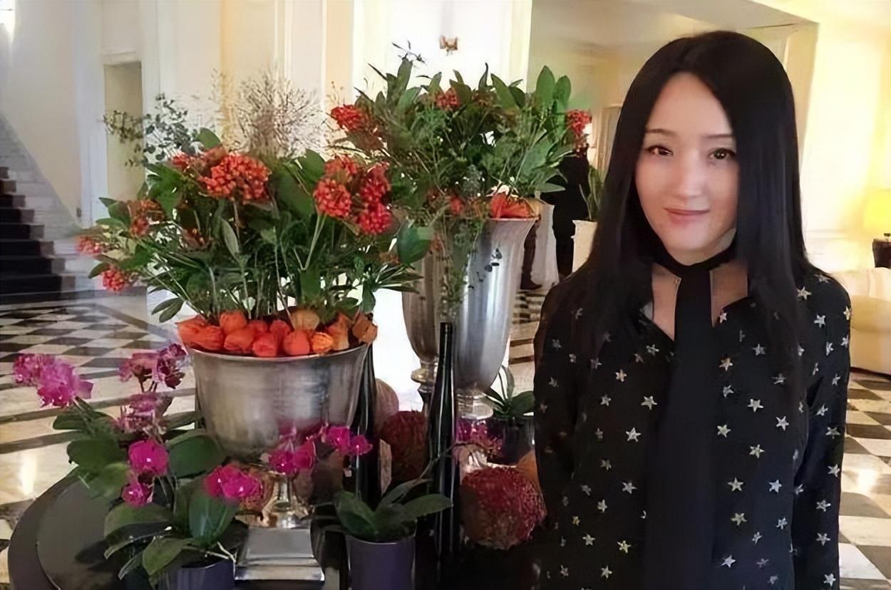 逆境重生！她是「玉女掌門人」紅極一時　今51歲「落魄到工地賣唱」網友：不可憐「豪宅頂樓有花園」
