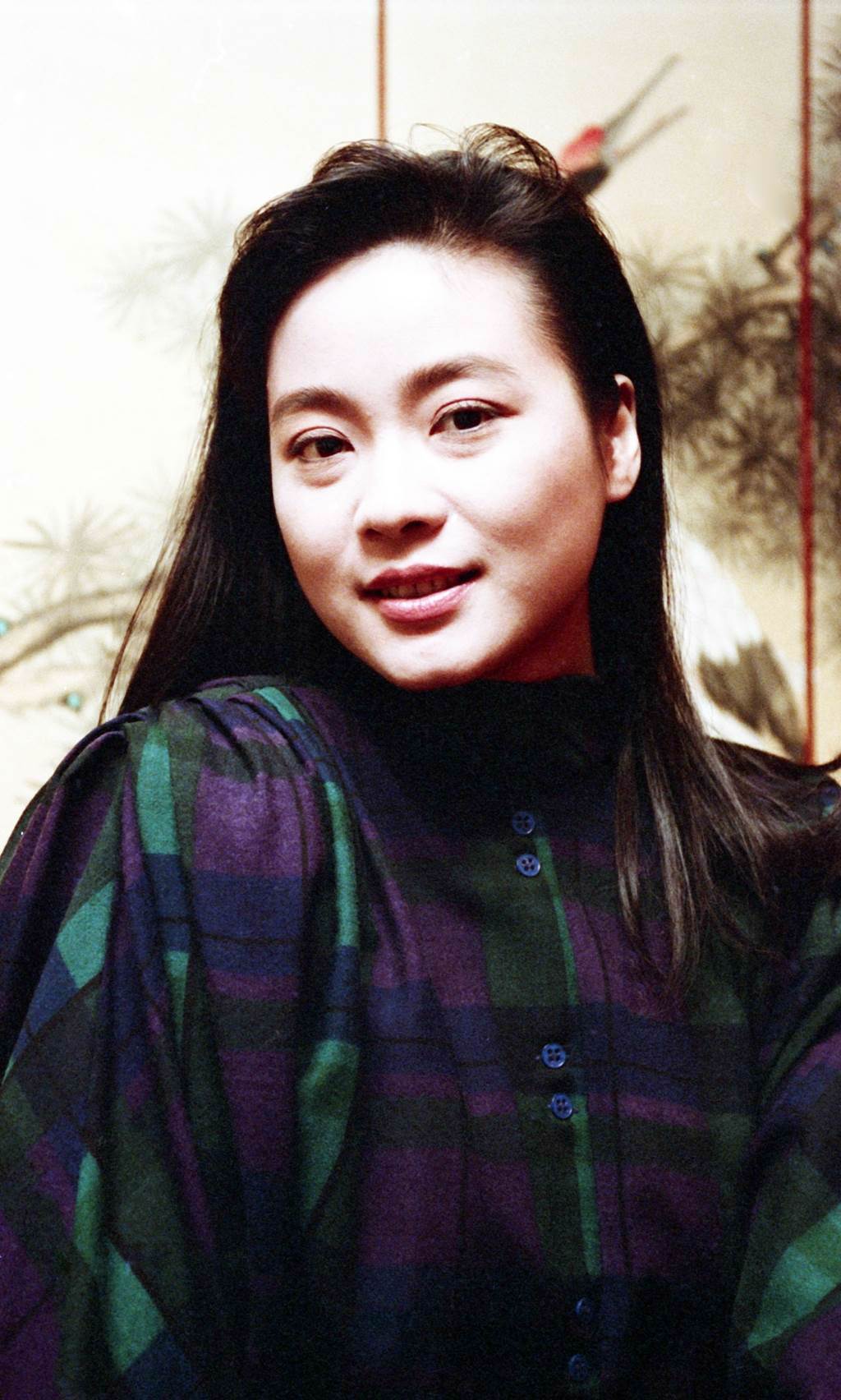 不慎走光爆紅！金馬影后息影20年「變理髮廳阿姨」俗氣可愛　笑喊「不怕沒飯吃」粉絲認不出