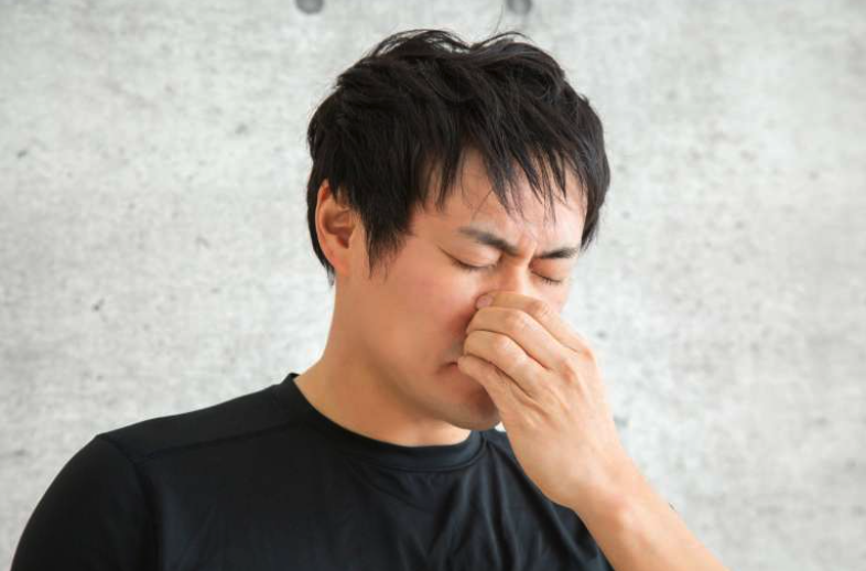 突然聞不到味道！男大生「就醫檢查沒問題」　一問才知道「整條被扯斷」搖頭嘆：救不回來了