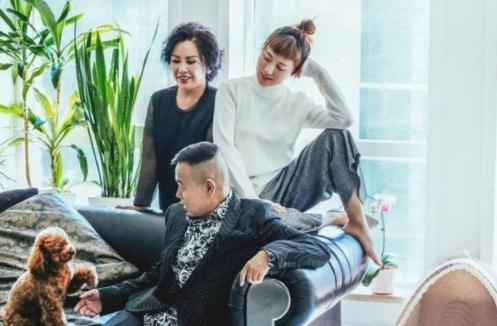 為愛陪住8年男廁所！爆紅後被老公嫌棄2年　她25個字「挽回婚姻」成億萬闊太
