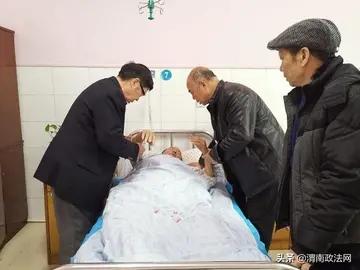 患癌需150萬手術費！3個兒子一致「放棄治療」父親也同意　轉身卻對醫生說「我說謊了」才知另有苦衷