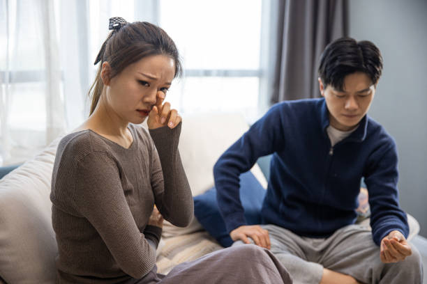 孤身遠嫁他鄉！全職人妻「被中醫婆婆瞧不起」頻頻找碴　小叔加入輪番調教「她為道歉下跪磕頭」網怒：太過分