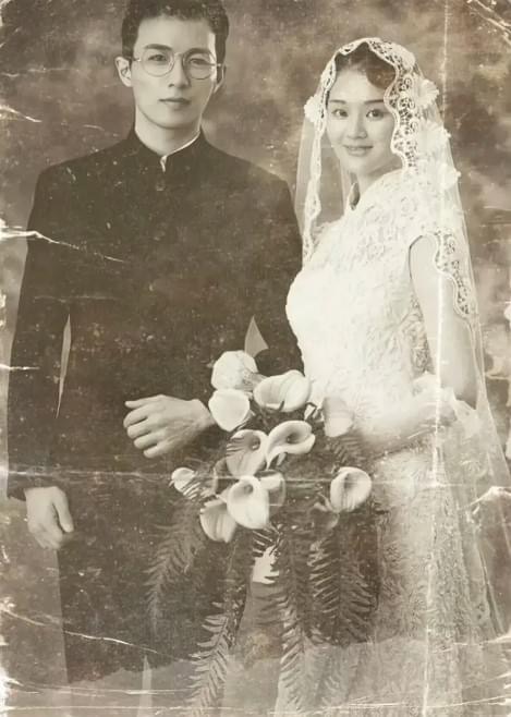 結婚一甲子依舊相守❤️他曬「祖父母60年前婚紗照」顏值超高　對比如今「自然歲月痕跡」網：超會保養