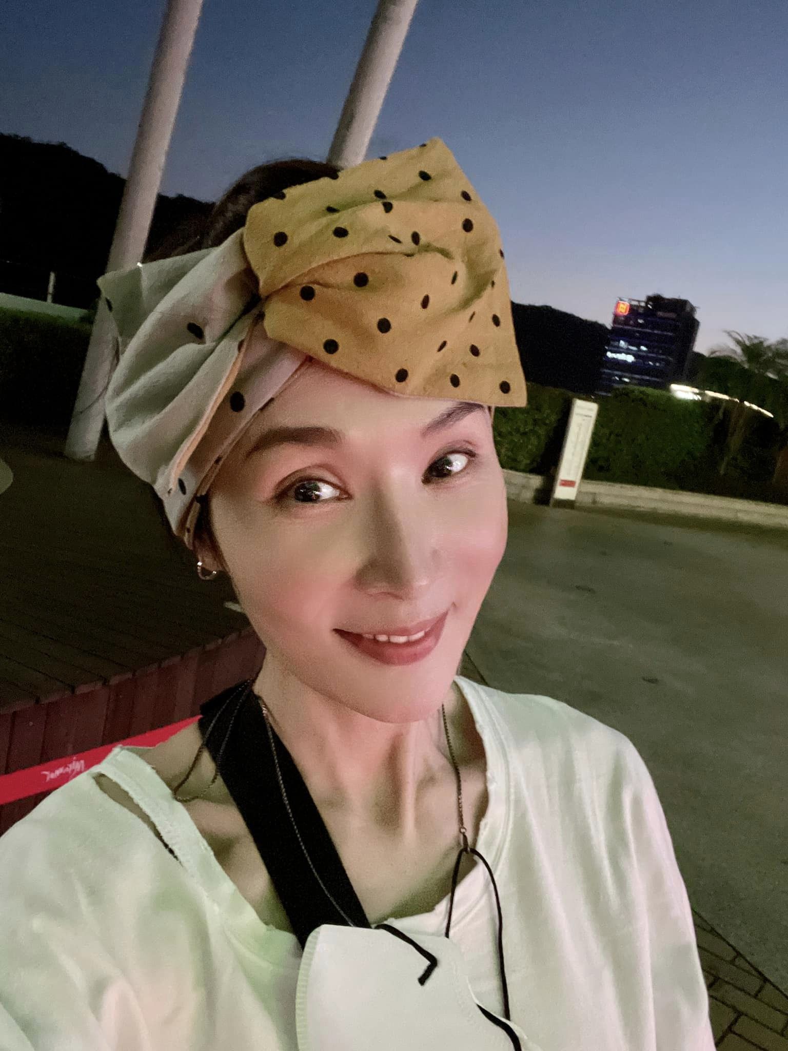斷開最帥小生！52歲八點檔女星「全心拚事業」消失1年驚喜現身　「復出神凍齡」網嚇喊美爆