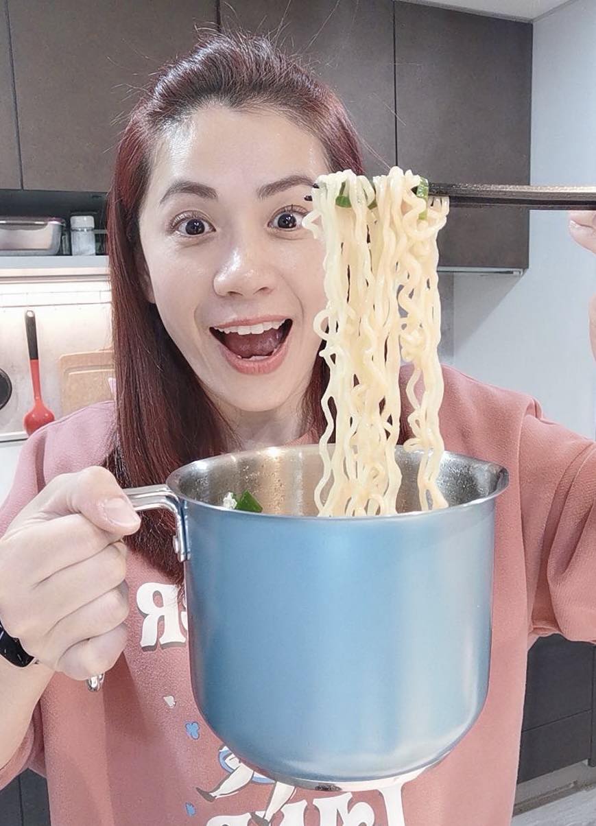 靠自己撐起家！柯以柔花4年半離婚「坦言如釋重負」　翻身成女強人「賺進兩間房」年獲千萬營收